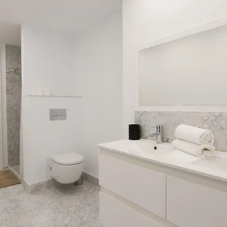Homeforguest Stylish And Modern Overlooking Las Canteras Las Palmas de Gran Canaria