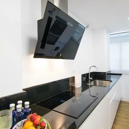 Homeforguest Stylish And Modern Overlooking Las Canteras *