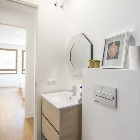 Homeforguest Stylish And Modern Overlooking Las Canteras * Las Palmas de Gran Canaria
