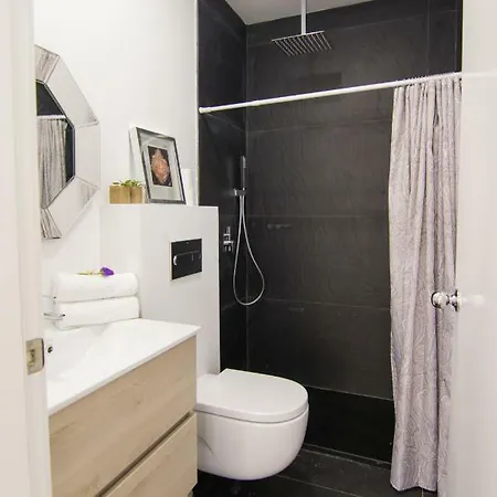 Homeforguest Stylish And Modern Overlooking Las Canteras Apartament